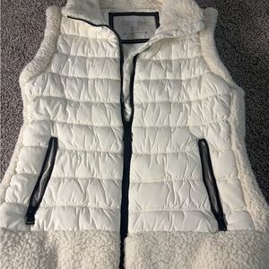 Calvin Klein White Sherpa Trim Puffer Vest | Zip Front | Size Medium